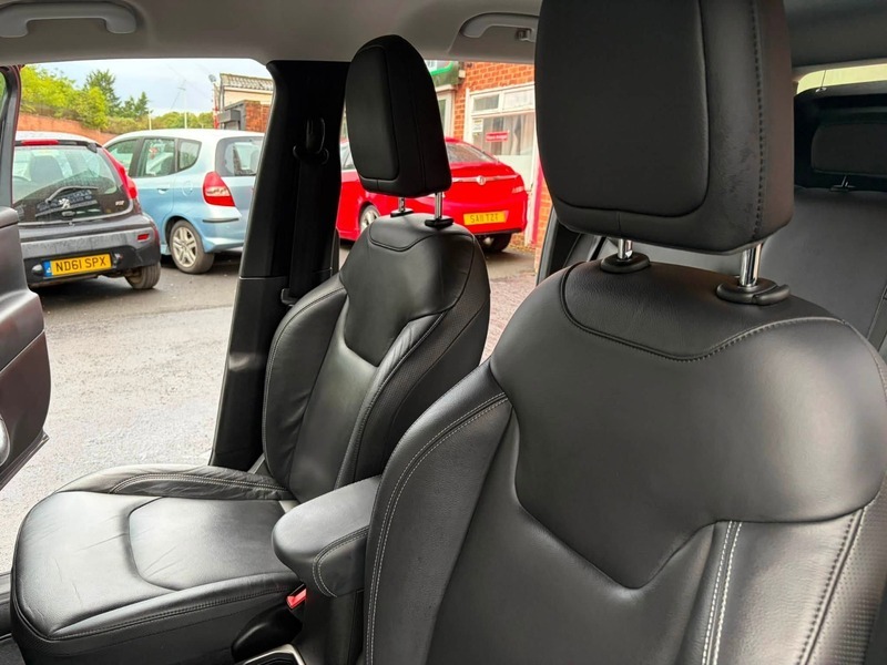 Jeep Renegade Night Eagle White #21