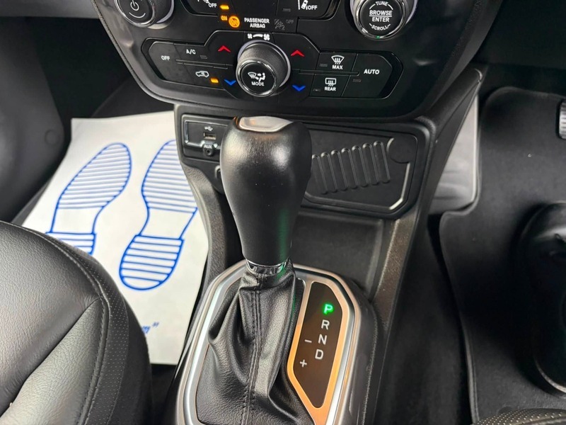 Jeep Renegade Night Eagle White #24