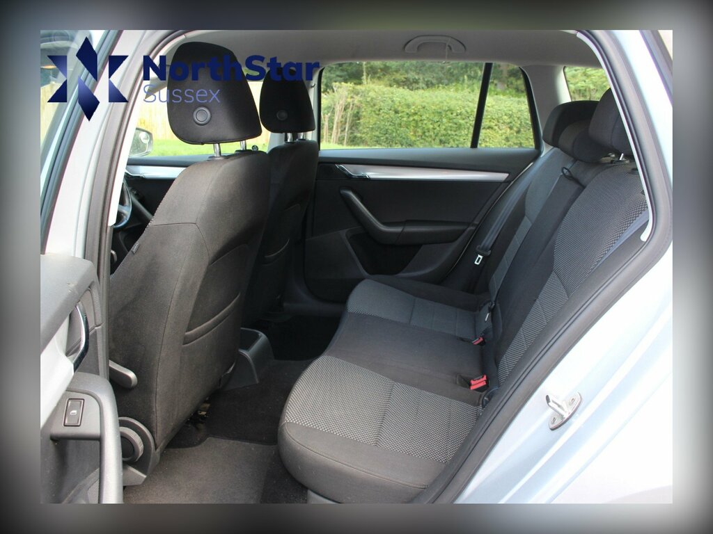 Skoda Octavia Hatchback 1.6 Tdi Elegance Dsg Euro 5 Ss 2 Silver #26