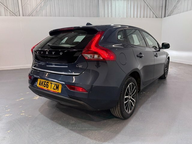 Volvo V40 2.0 D2 Momentum Hatchback Euro 6 Blue #6