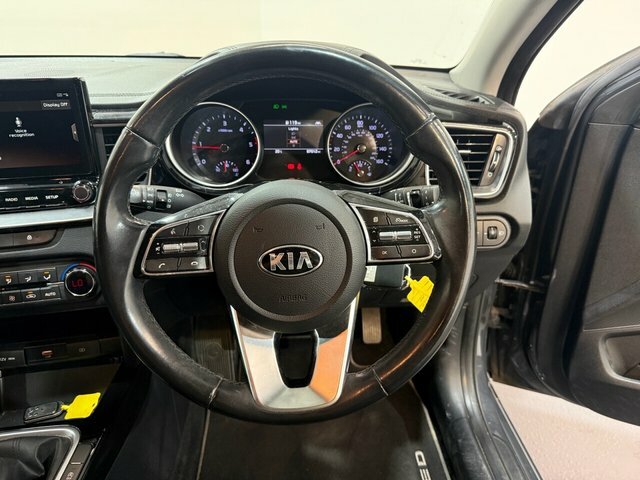 Kia Ceed 1.6 Crdi 2 Isg Arctic White 114 Bhp White #17