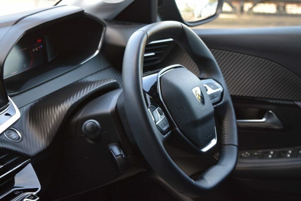 Peugeot 208 Active Grey #37