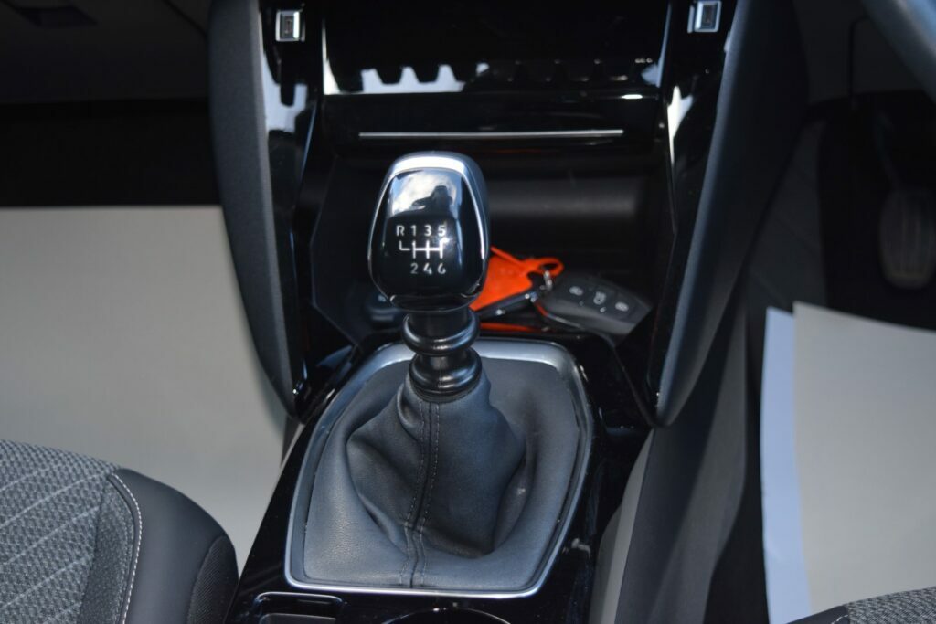 Peugeot 208 Active Grey #30