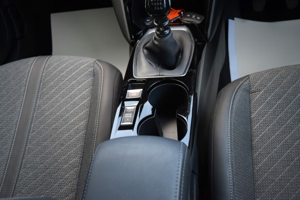 Peugeot 208 Active Grey #32