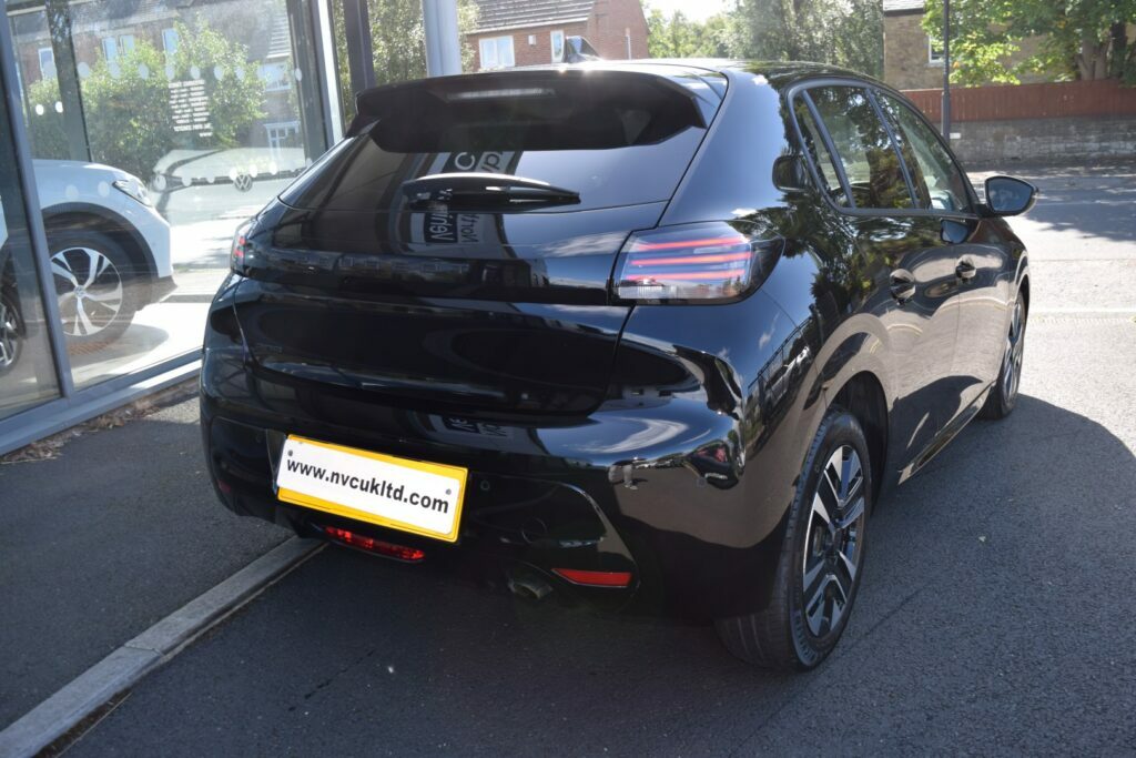Peugeot 208 1.2 Puretech Allure Black #6