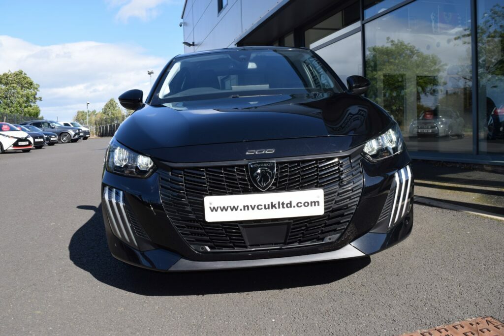 Peugeot 208 1.2 Puretech Allure Black #4