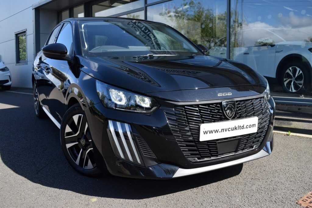 Peugeot 208 1.2 Puretech Allure Black
