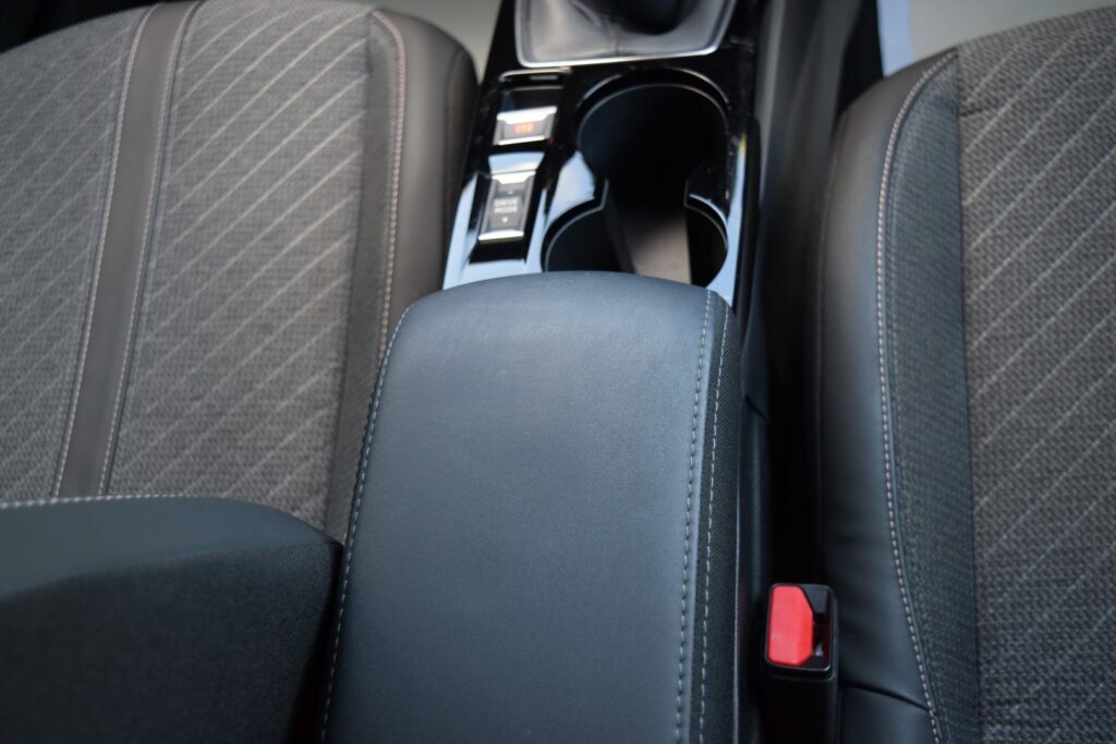 Peugeot 208 Active Grey #33