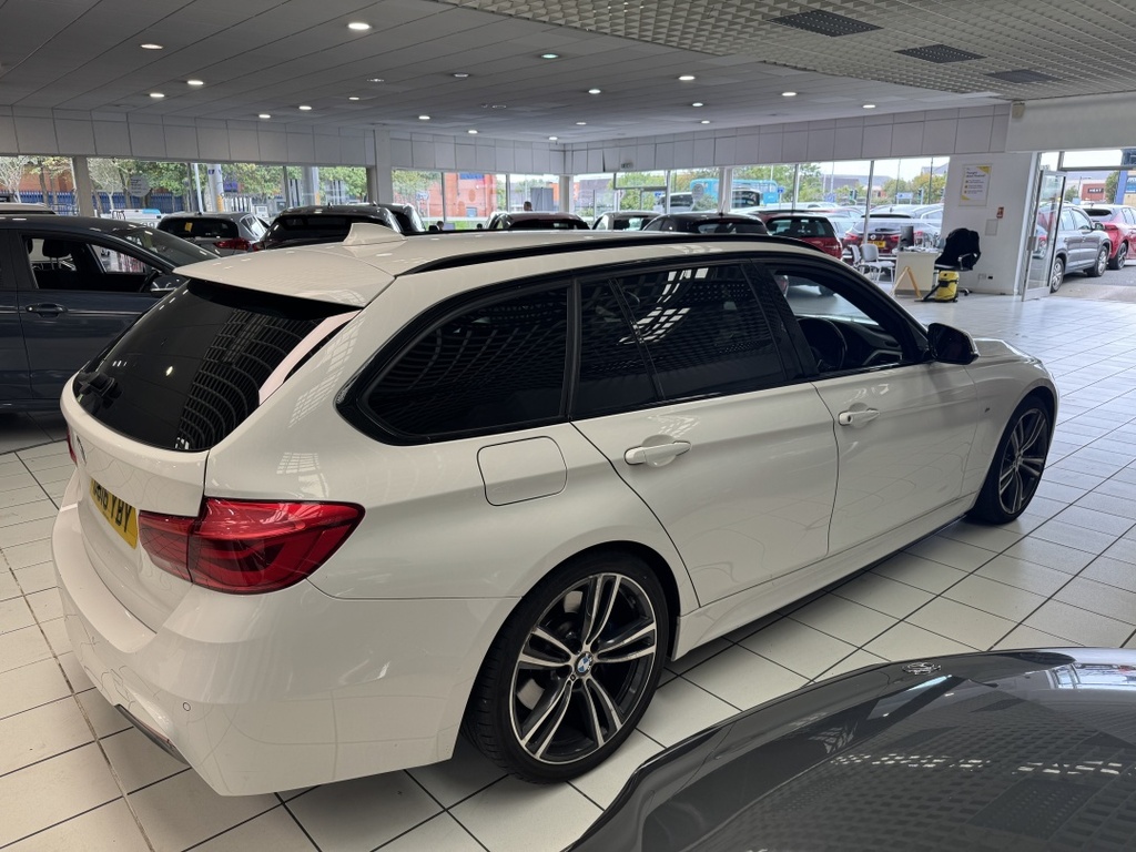BMW 3 Series 320D M Sport DG16YBY White #4