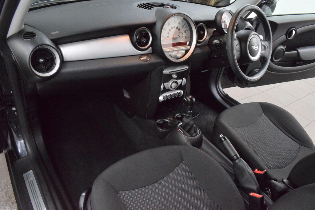 Mini Hatch 1.4 One Steptronic Euro 4 Black #3