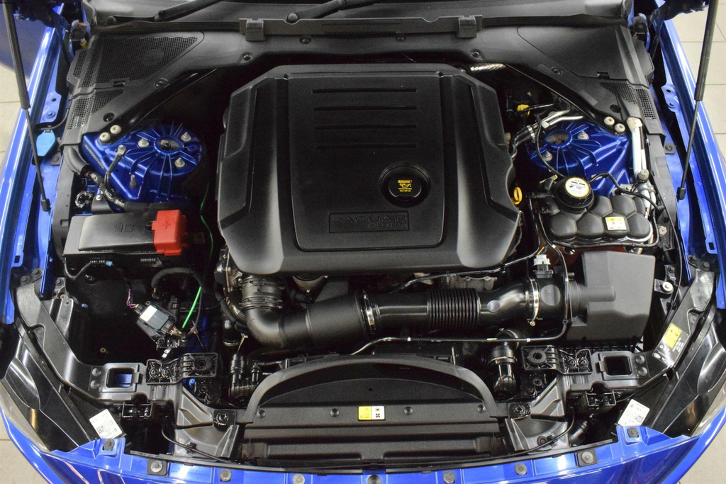 Jaguar XE 2.0D Prestige Euro 6 Ss Blue #4