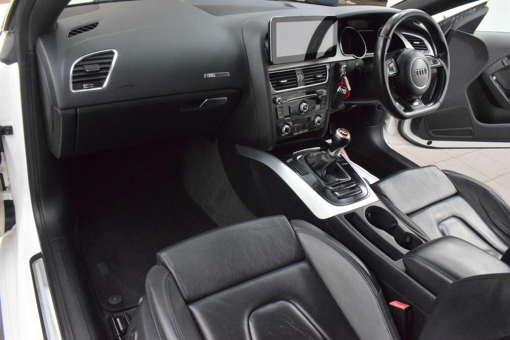 Audi A5 2.0 Tdi S Line Euro 5 Ss White #3