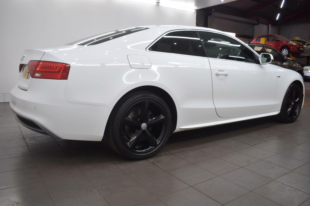 Audi A5 2.0 Tdi S Line Euro 5 Ss White #2