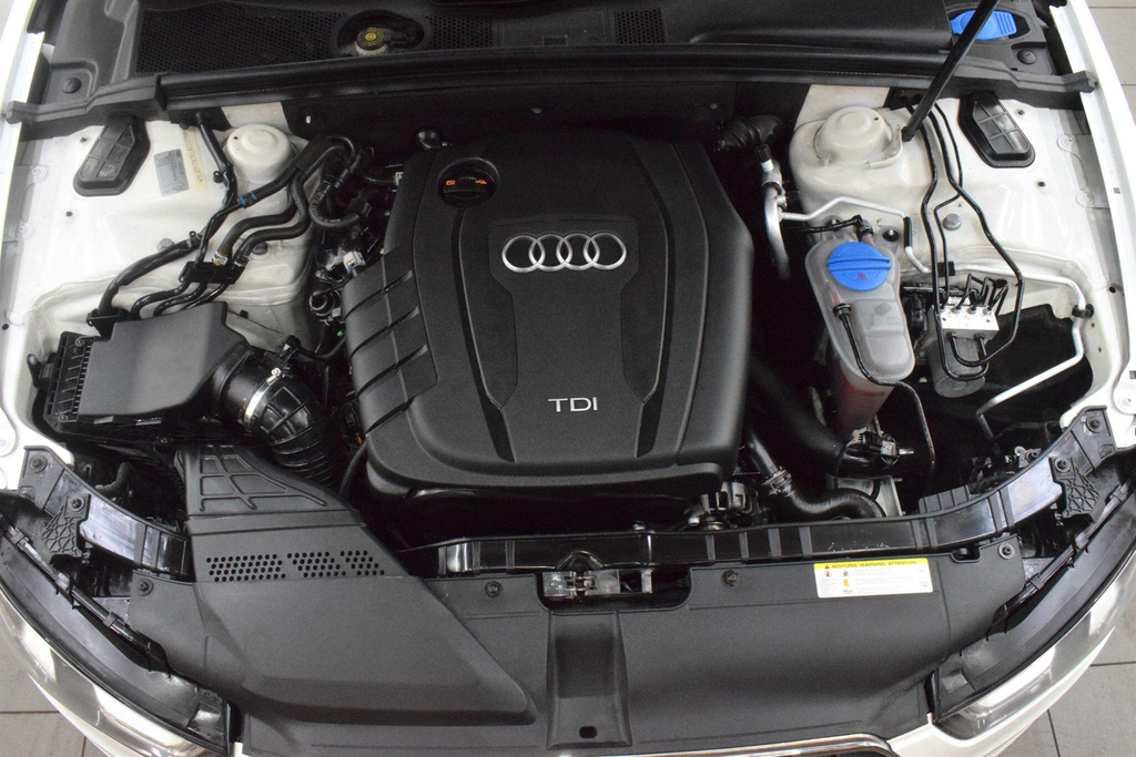 Audi A5 2.0 Tdi S Line Euro 5 Ss White #4