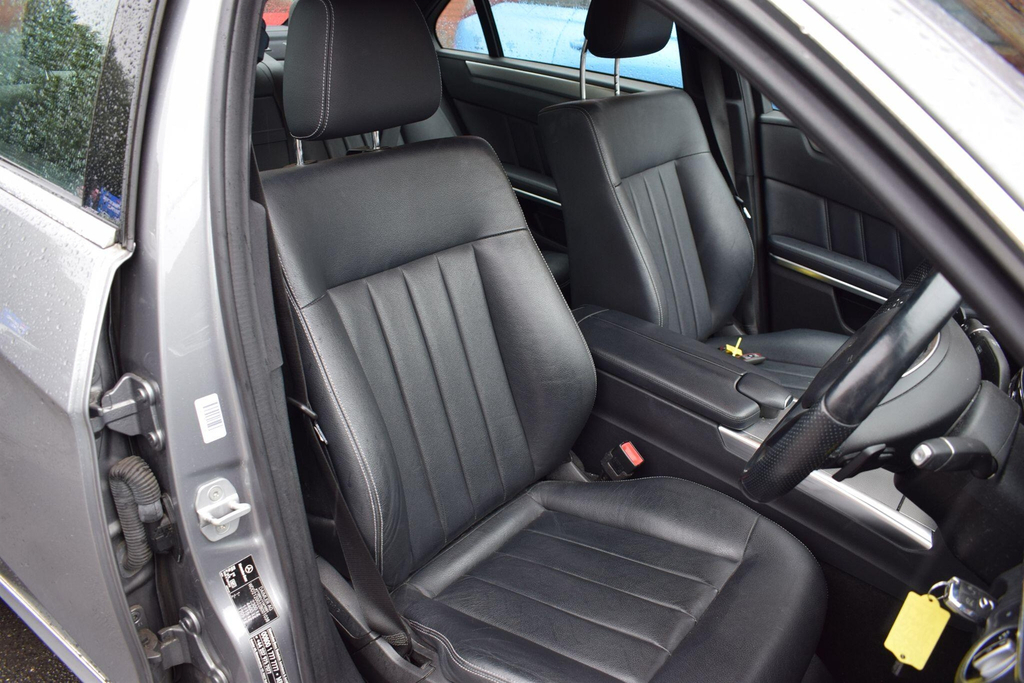 Mercedes-Benz E Class 3.5L E400 Amg Line 328 Bhp Grey #27