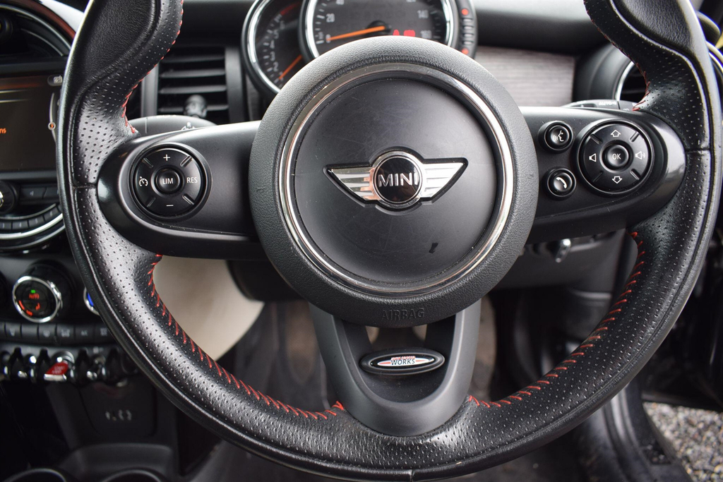 Mini Hatch 1.5 Cooper Hatchback 136 Ps Chili White #42