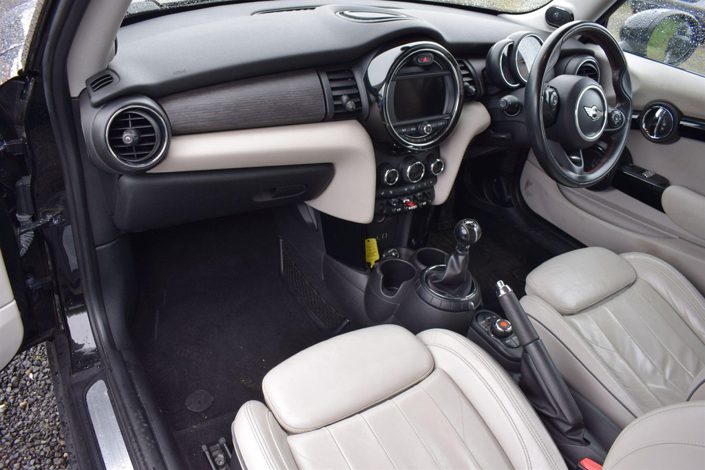 Mini Hatch 1.5 Cooper Hatchback 136 Ps Chili White #22