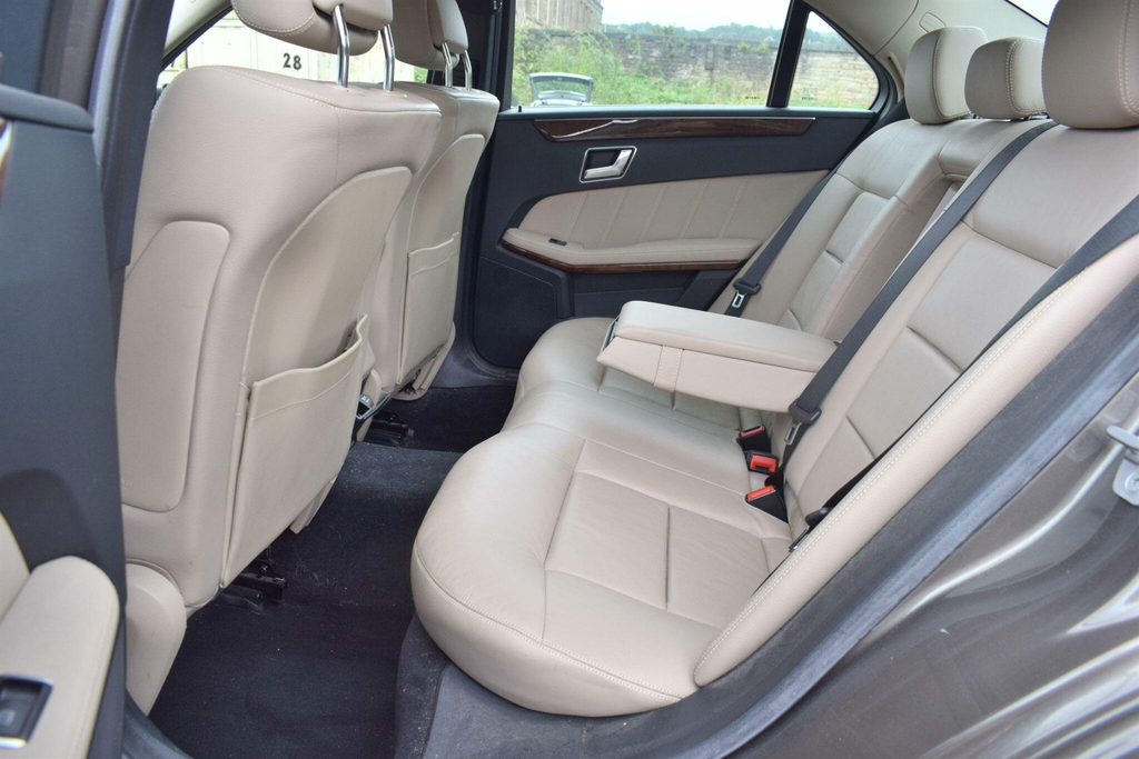 Mercedes-Benz E Class 2.1 E220 Cdi Blueefficiency Sport 170 Bhp White #18