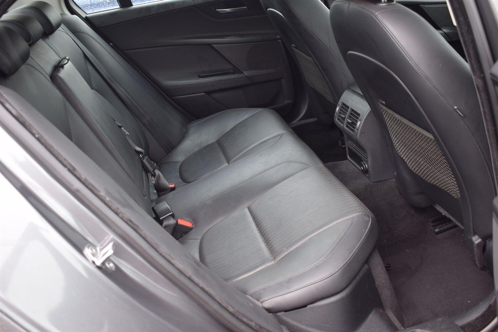 Jaguar XE 2L Portfolio White #21