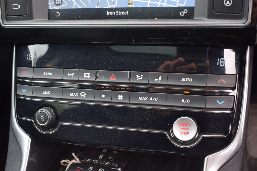 Jaguar XE 2L Portfolio White #23