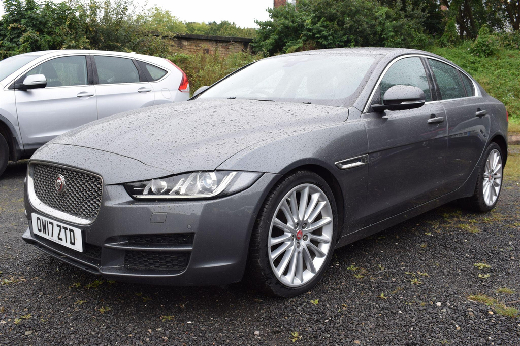 Jaguar XE 2L Portfolio White #12