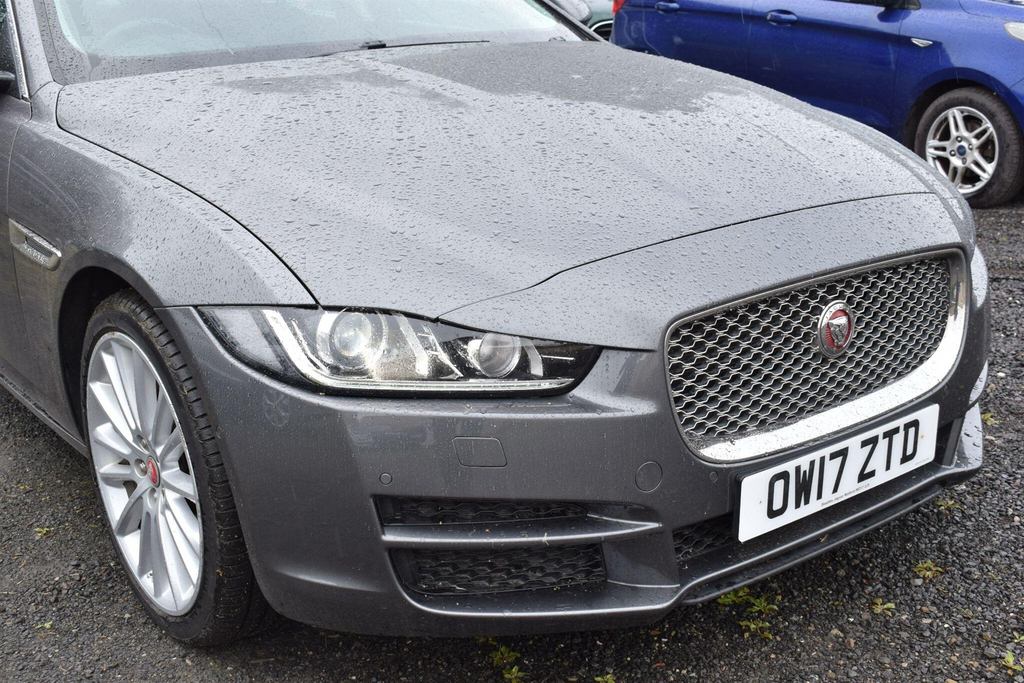 Jaguar XE 2L Portfolio White #8