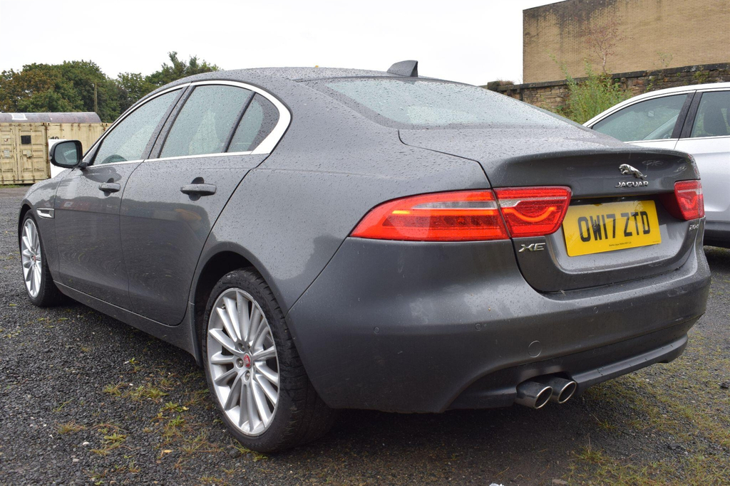 Jaguar XE 2L Portfolio White #14