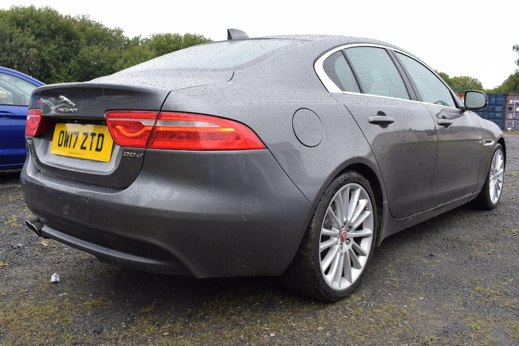 Jaguar XE 2L Portfolio White #16