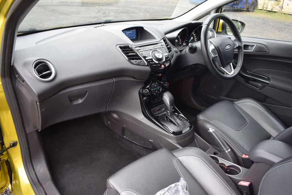 Ford Fiesta 1.0 Ecoboost Titanium Powershift Red #20
