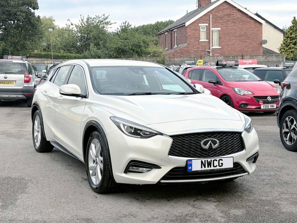 Infiniti Q30 1.5L Business Executive White