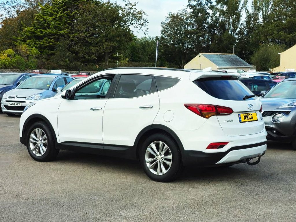 Hyundai Santa Fe 2.2L Premium White #6