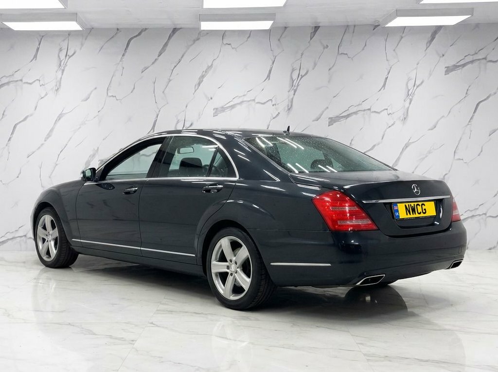 Mercedes-Benz S Class Saloon Black #4