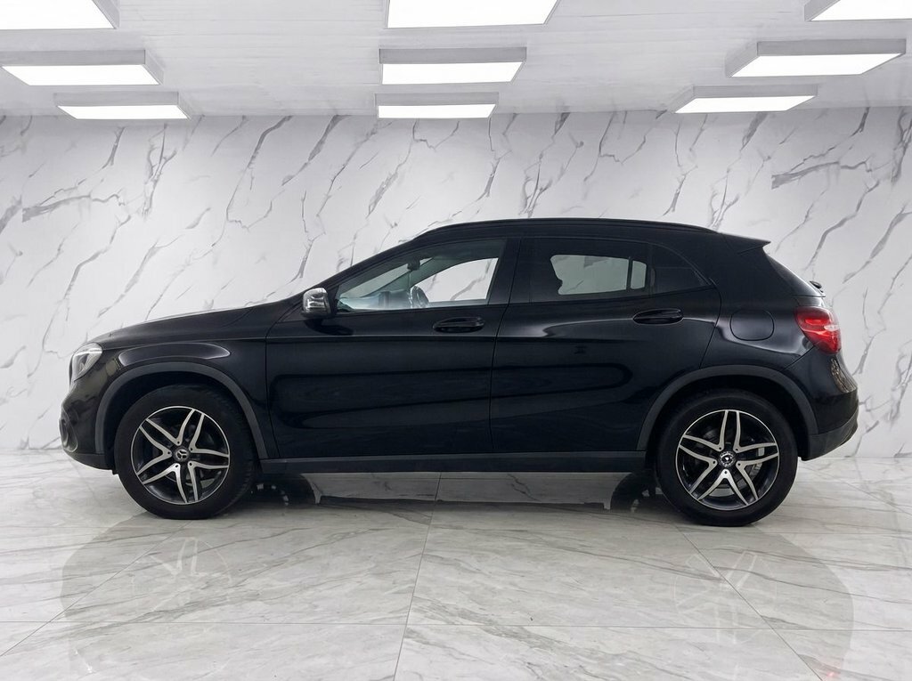 Mercedes-Benz GLA Class 1.6L Urban Edition Black #6