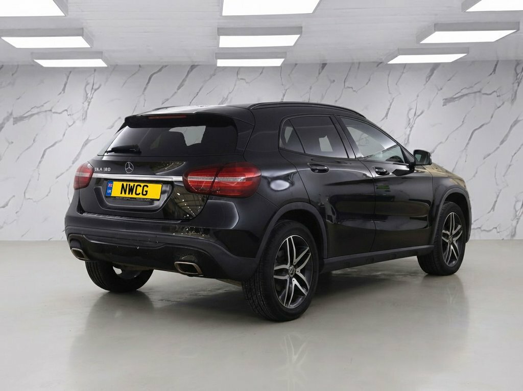 Mercedes-Benz GLA Class 1.6L Urban Edition Black #4