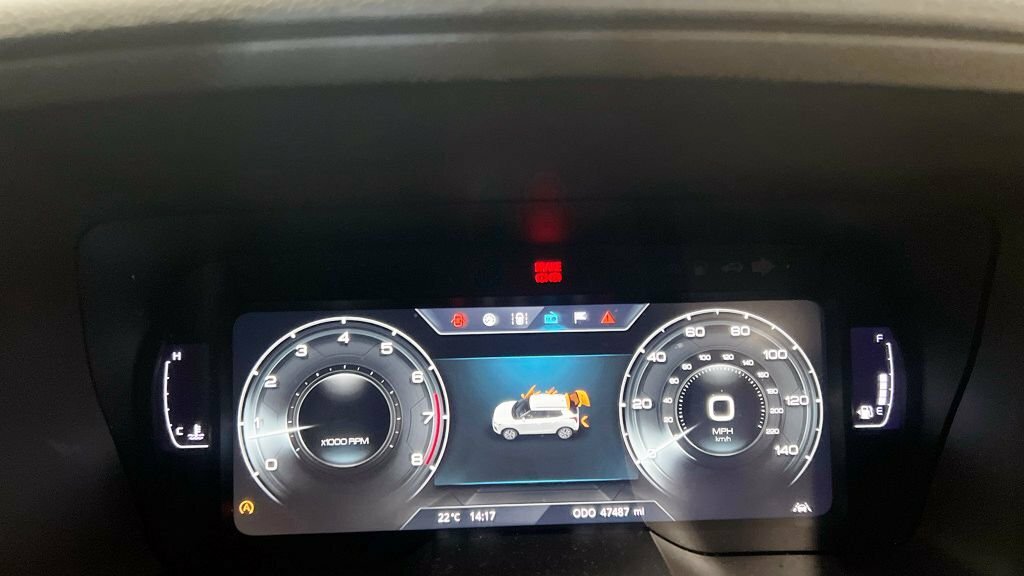 SsangYong Tivoli Hatchback Red #8