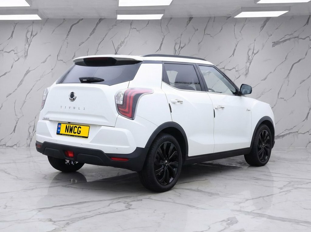 SsangYong Tivoli 1.5L Ultimate White #4