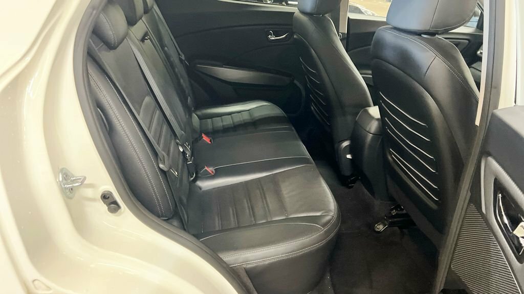 SsangYong Tivoli Hatchback Red #10