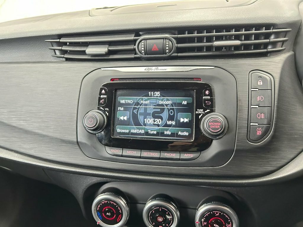 Alfa Romeo Giulietta 1.4 Tb White #15