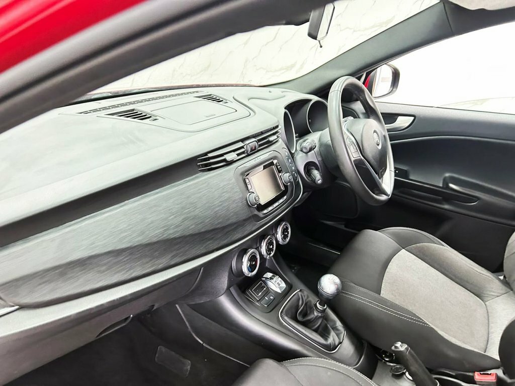 Alfa Romeo Giulietta 1.4 Tb White #13
