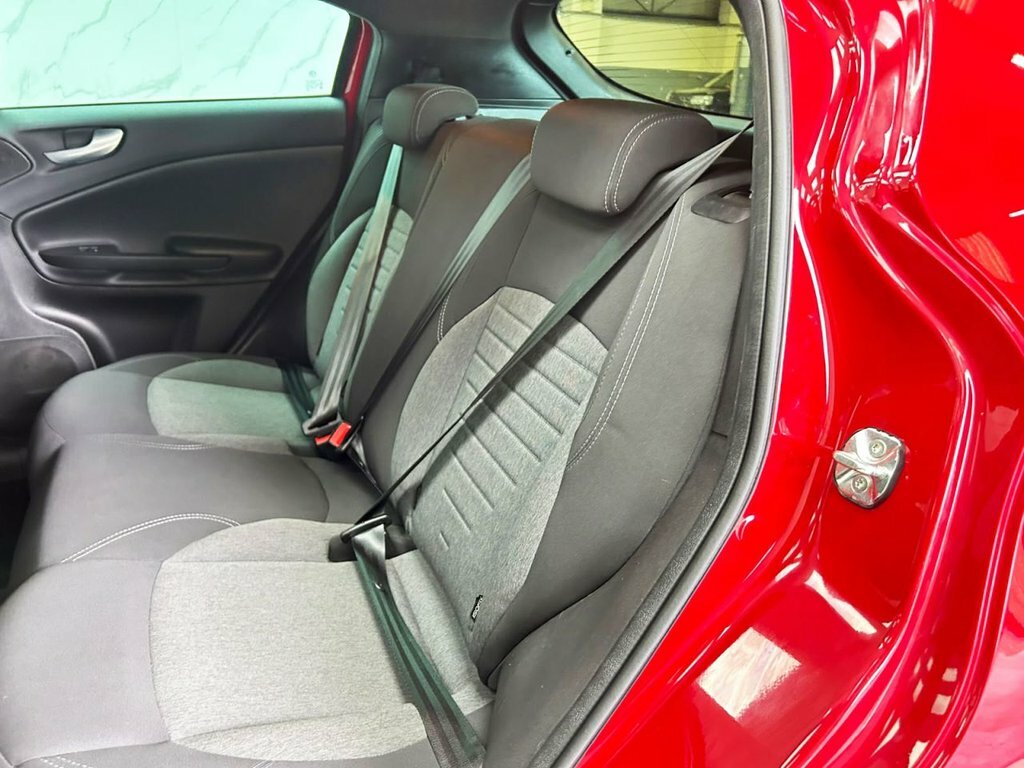 Alfa Romeo Giulietta 1.4 Tb White #19