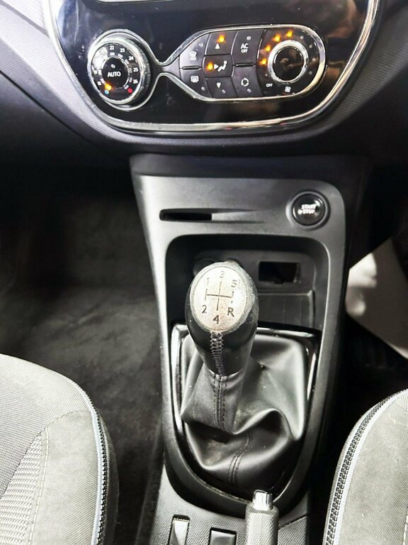 Renault Captur Suv Blue #16