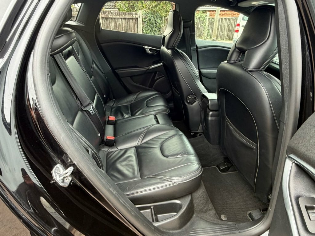 Volvo V40 2L R-design Pro Black #4