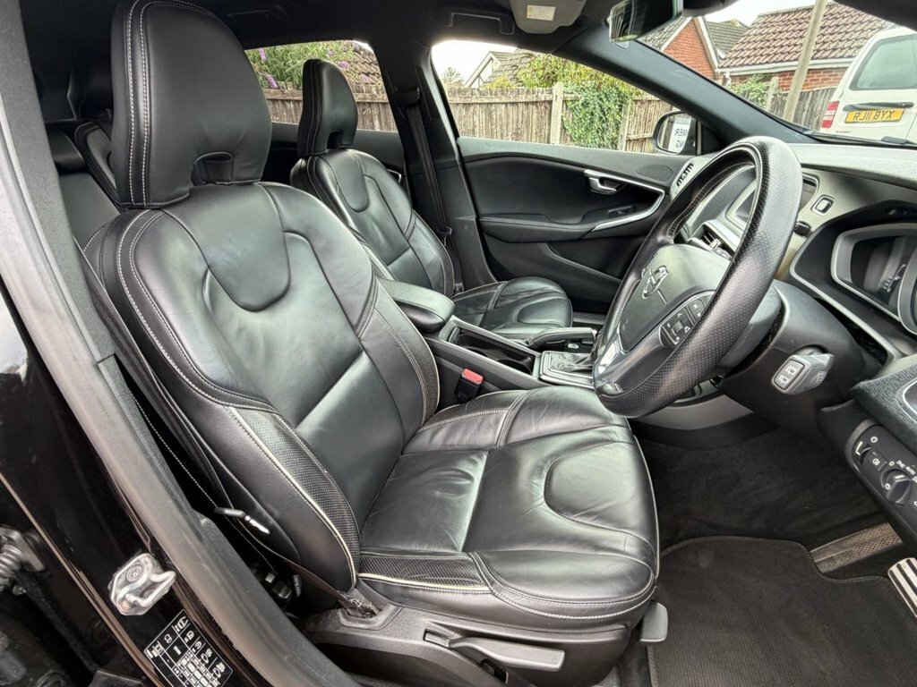 Volvo V40 2L R-design Pro Black #3