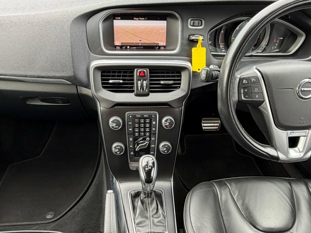 Volvo V40 2L R-design Pro Black #5