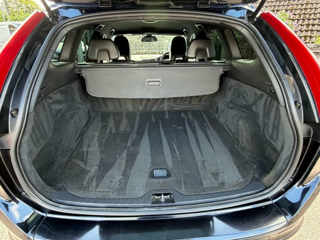 Volvo XC60 2L R-design Nav Black #6
