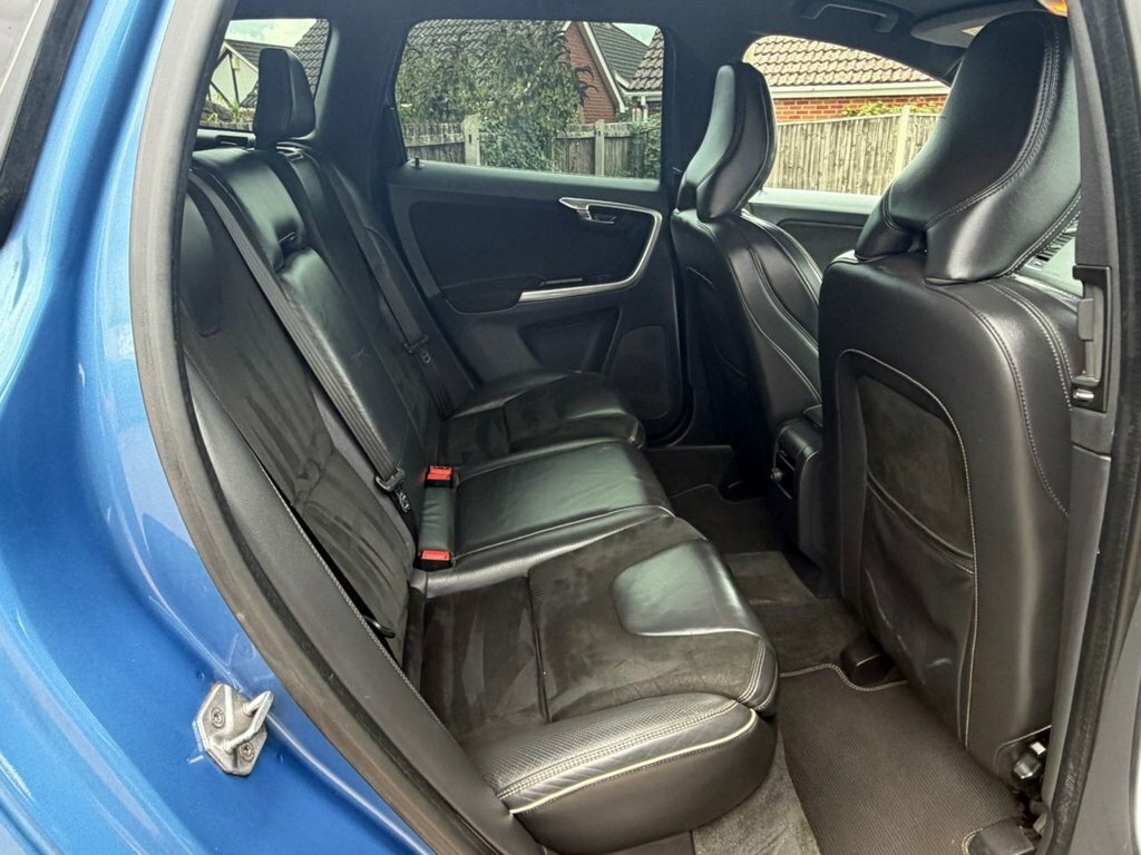 Volvo XC60 2.4L R-design Nav Blue #6