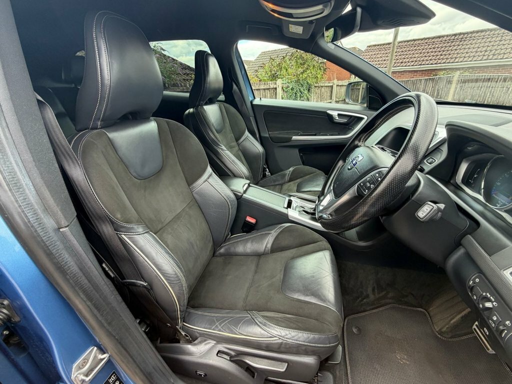 Volvo XC60 2.4L R-design Nav Blue #5