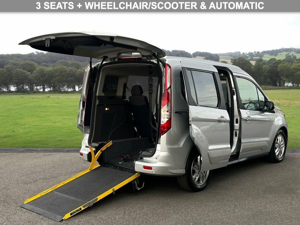 Ford Tourneo Connect 1.5L Titanium Silver