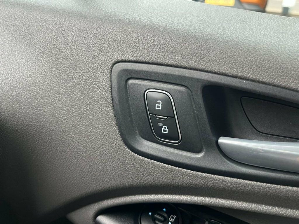 Ford Tourneo Connect 1.5 Ecoblue 120 Titanium Blue #18