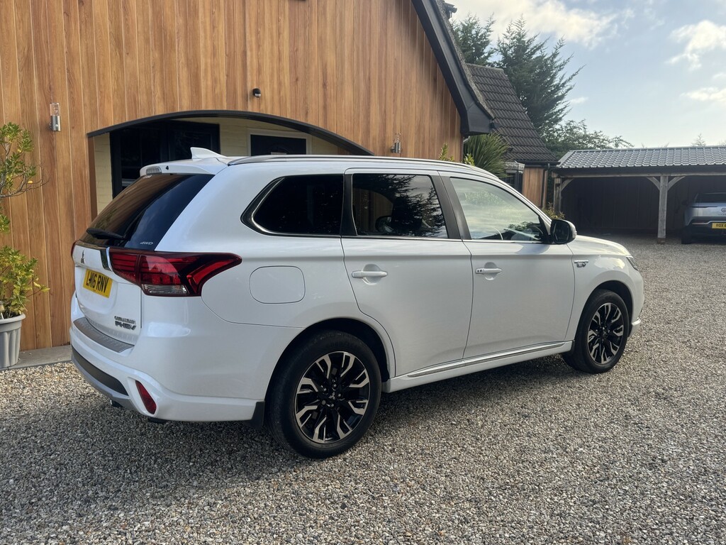 Mitsubishi Outlander 2.0 H 12Kwh Gx4h White #5